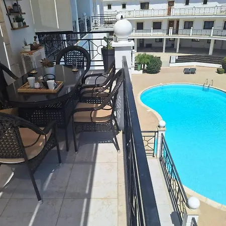 Апартаменты Paramount Gardens D204 *
