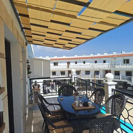 Paramount Gardens D204 *