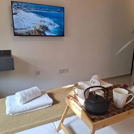 Апартаменты Paramount Gardens D204 Терсефану