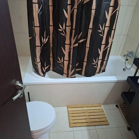 Апартаменты Paramount Gardens D204