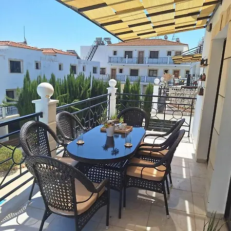 Апартаменты Paramount Gardens D204 *