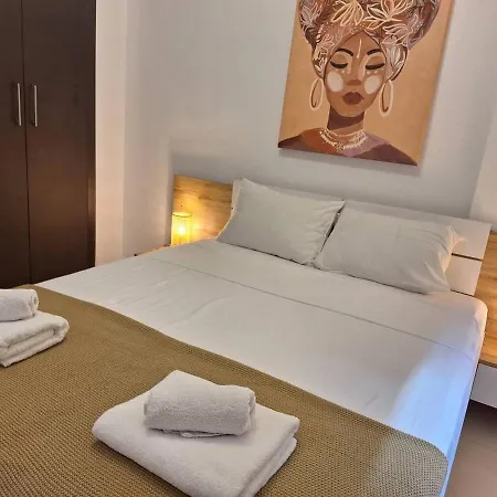Апартаменты Paramount Gardens D204 *