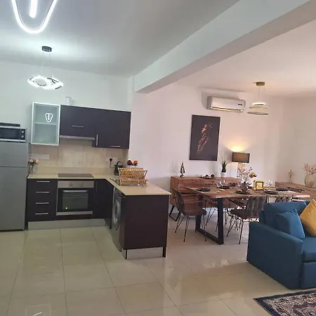 Apartman Paramount Gardens D204 *