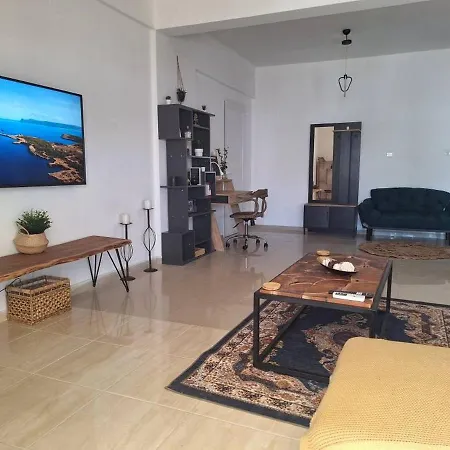 Paramount Gardens D204 Terszefánu