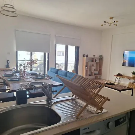 Paramount Gardens D204 *