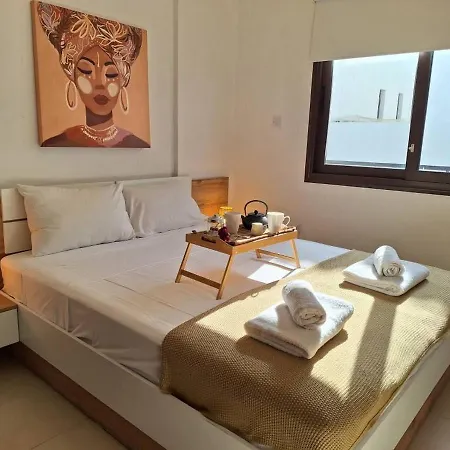 Paramount Gardens D204 Apartman