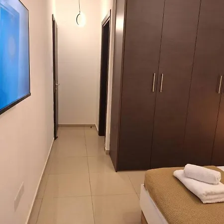 Paramount Gardens D204 *