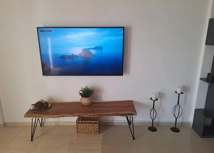 Paramount Gardens D204