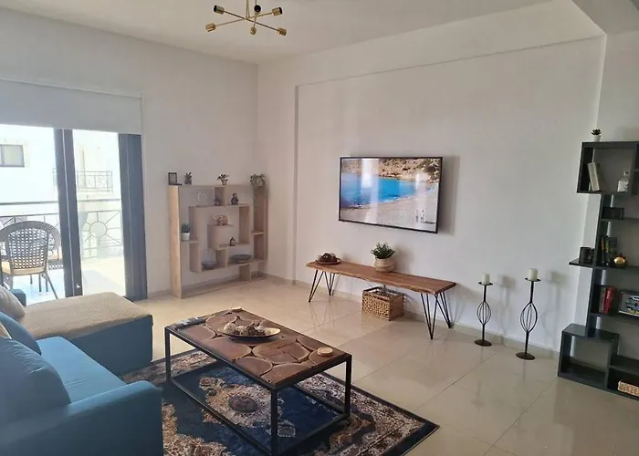 Paramount Gardens D204 דירה