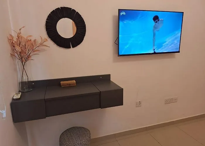 Paramount Gardens D204 דירה *