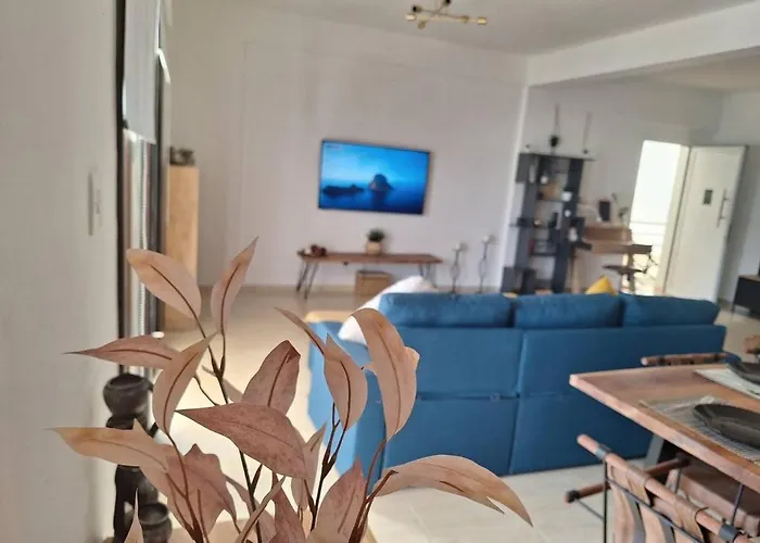 Paramount Gardens D204 Apartmán